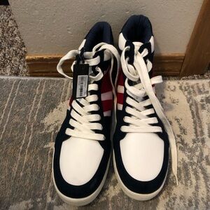 F21 women’s 7.5 sneakers